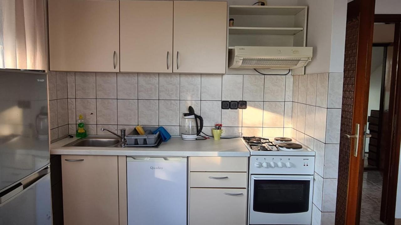 Apartmani Jelena Petrčane Exterior foto