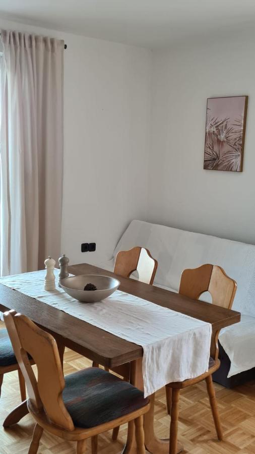 Apartmani Jelena Petrčane Exterior foto