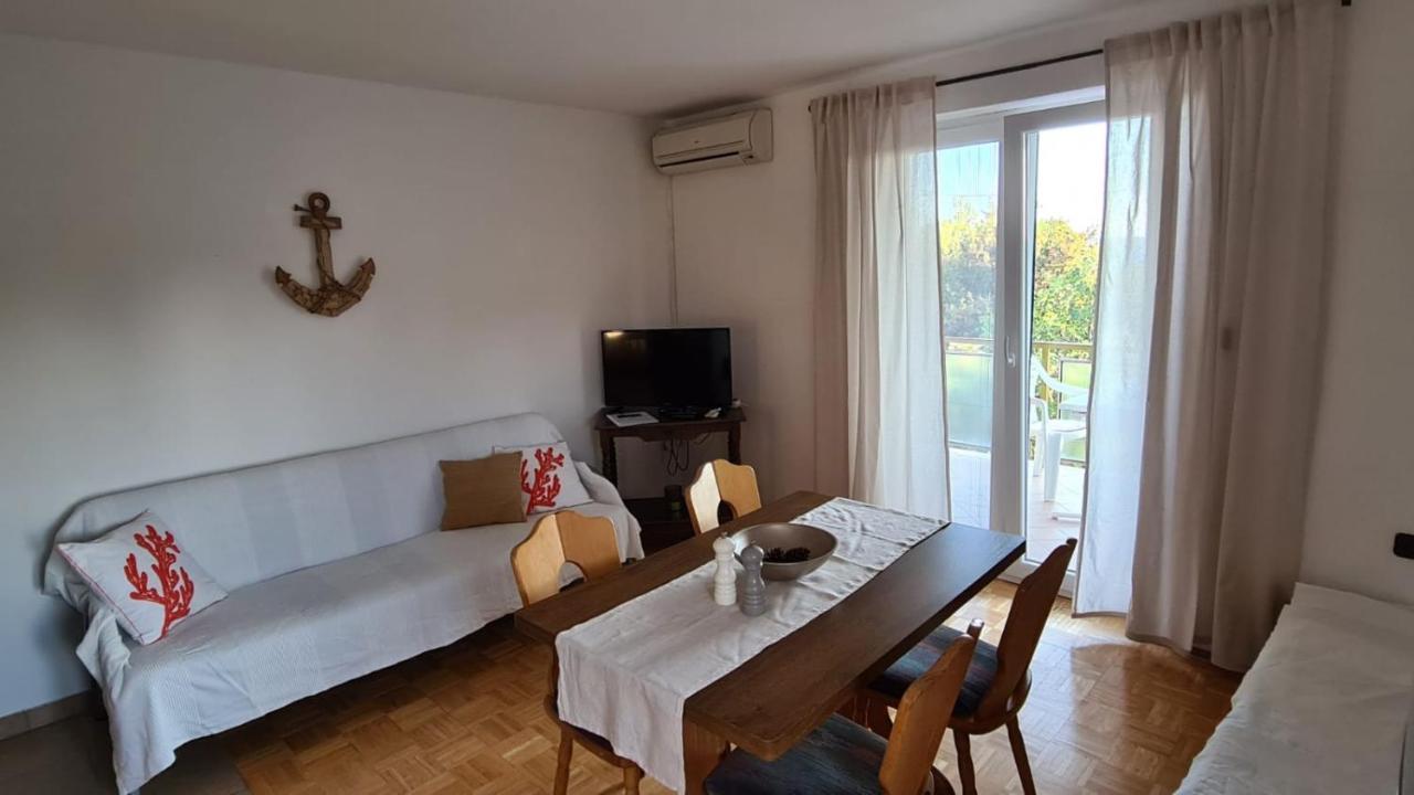 Apartmani Jelena Petrčane Exterior foto