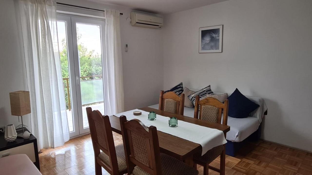 Apartmani Jelena Petrčane Exterior foto