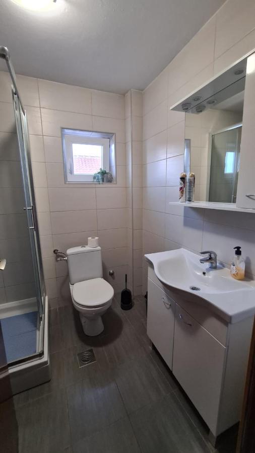 Apartmani Jelena Petrčane Exterior foto