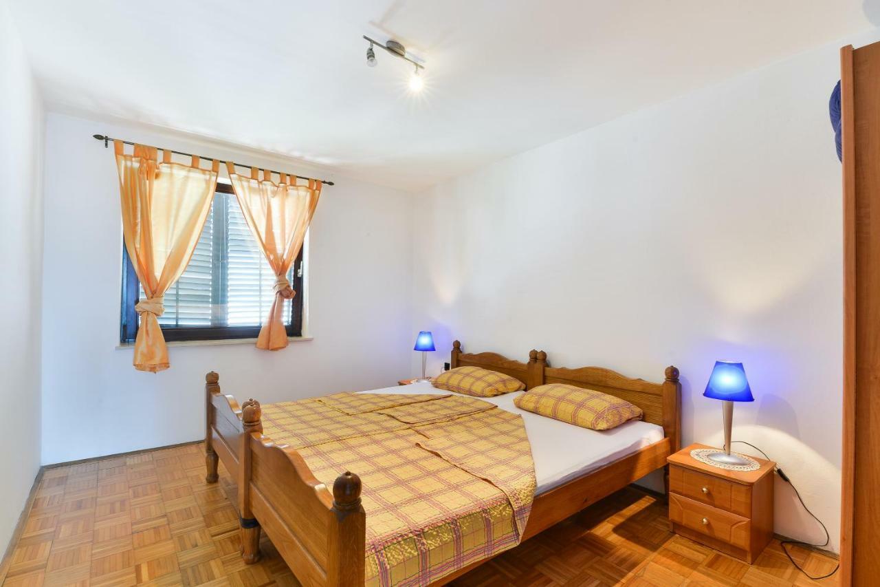 Apartmani Jelena Petrčane Exterior foto